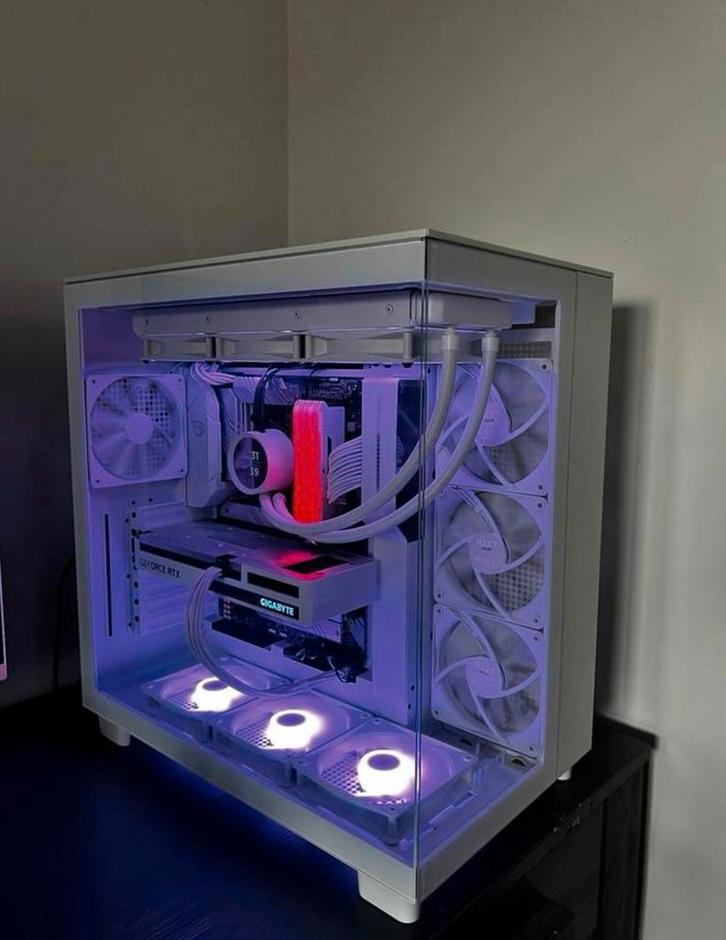 MOET WEG €650-Witte game pc, Computers en Software, Desktop Pc's, Zo goed als nieuw, 4 Ghz of meer, SSD, Gaming, Ophalen of Verzenden