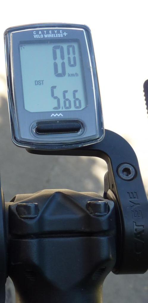 CatEye Velo Wireless+ CC-VT235W + CatEye OF-100 Stuurhouder, Fietsen en Brommers, Fietsaccessoires | Fietscomputers, Zo goed als nieuw