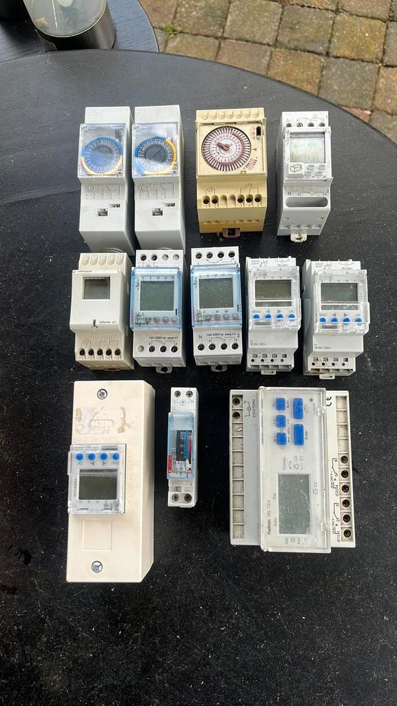 Diverse tijdklokken, Doe-het-zelf en Verbouw, Elektra en Kabels, Gebruikt, Schakelaar, Ophalen of Verzenden