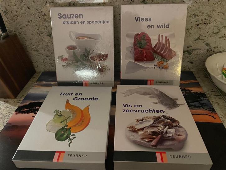 boeken serie, Boeken, Partijen en Verzamelingen, Zo goed als nieuw, Eten en Koken, Ophalen of Verzenden