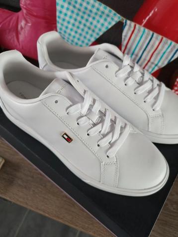 Nieuwe Tommy Hilfiger dames sneakers maat 39 nieuw  beschikbaar voor biedingen