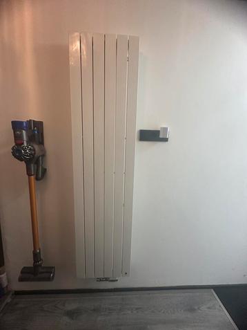 Plieger designradiator 180x45 wit beschikbaar voor biedingen