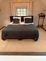 Ruim tweepersoons bed 180x200 met hoofdbord, Ophalen, Strak tijdloos, Bruin, Tweepersoons