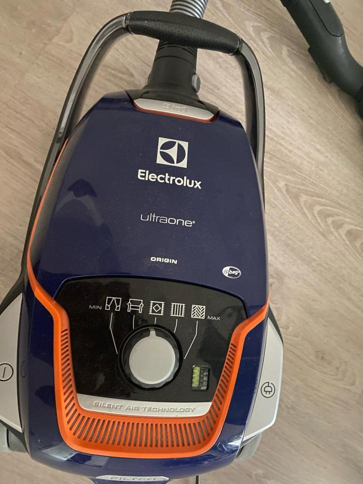 Stofzuiger met accessoires + gratis zakken!, Witgoed en Apparatuur, Stofzuigers, Zo goed als nieuw, Stofzuiger, Minder dan 1200 watt