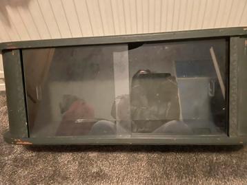 Antiek Wandkastje / Vitrinekastje beschikbaar voor biedingen