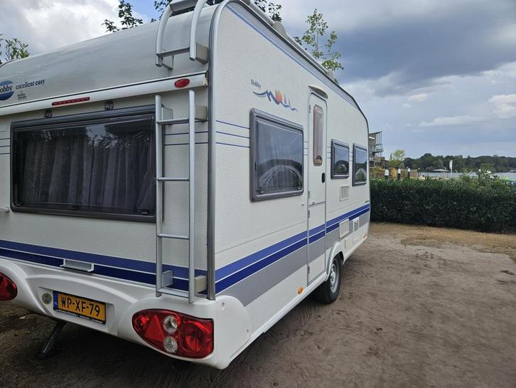 Hobby 30, Caravans en Kamperen, Caravans, Particulier, tot en met 4, 1250 - 1500 kg, Rondzit, Hobby, Dwarsbed, 5 tot 6 meter, Disselslot
