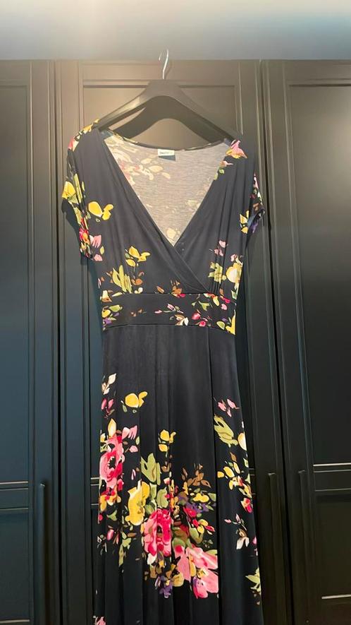 Mooie fleurige zomerjurk, donkerblauw. . Maat 42., Kleding | Dames, Jurken, Zo goed als nieuw, Maat 42/44 (L), Blauw, Onder de knie