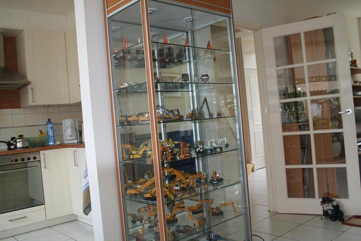 Siletsy Vitrinekast met Verlichting, Huis en Inrichting, Kasten | Vitrinekasten, Zo goed als nieuw, 200 cm of meer, 50 tot 100 cm