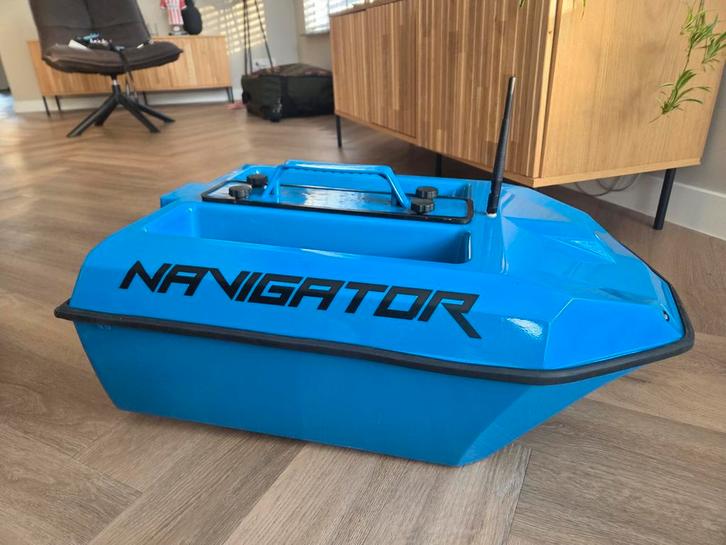 Navigator Voerboot met Raymarine Dragonfly 5 - Topstaat!, Watersport en Boten, Hengelsport | Karpervissen, Zo goed als nieuw, Complete set