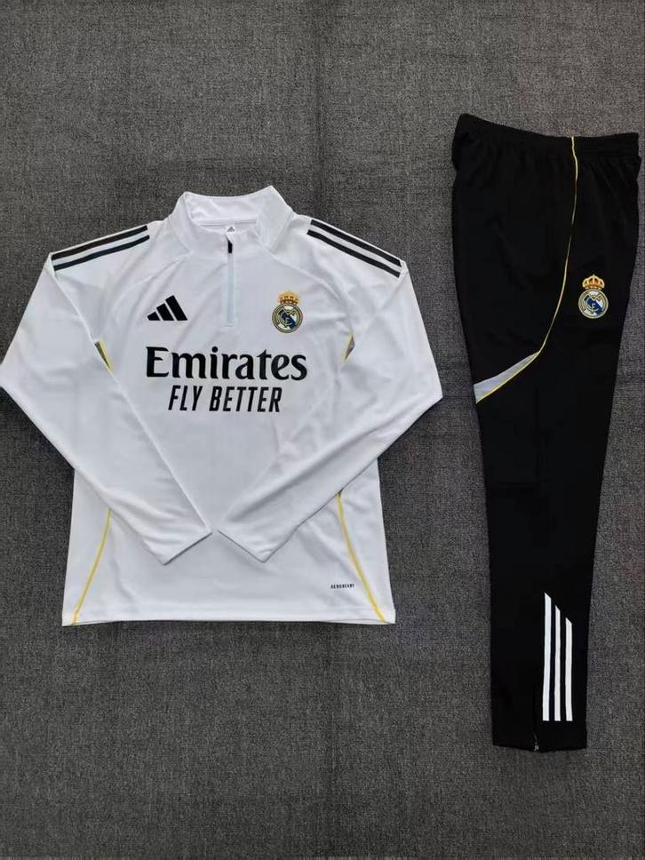 Real Madrid kids trainingspak 2025-2026, Sport en Fitness, Voetbal, Nieuw, Trainingspak, Maat XS of kleiner, Ophalen of Verzenden