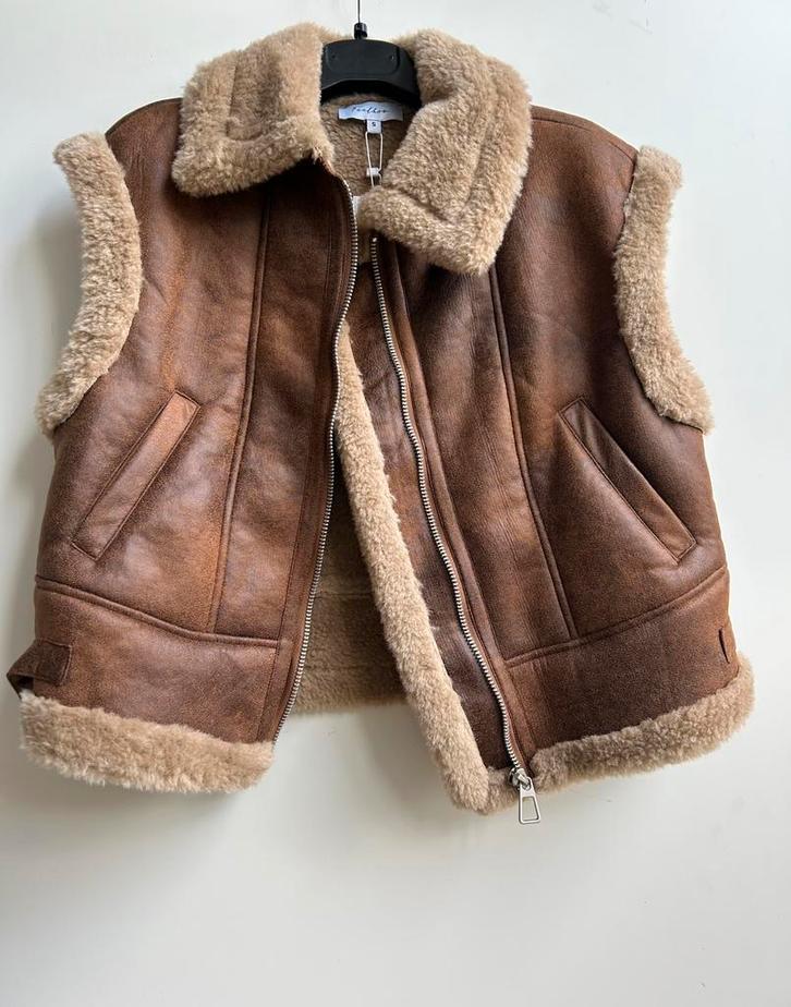 FEELKOO vegan leather gilet/bodywarmer bont gevoerd mt S, Kleding | Dames, Bodywarmers, Nieuw, Maat 36 (S), Bruin, Verzenden