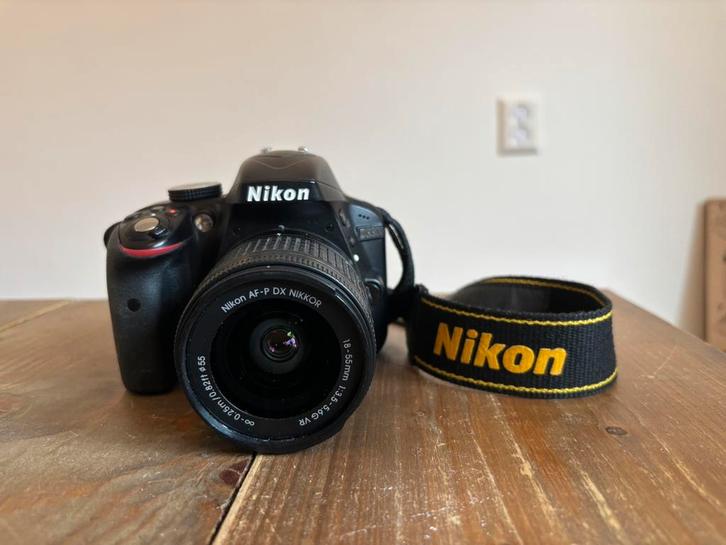 Nikon D3300 spiegelreflexcamera + twee lenzen & accessoires, Audio, Tv en Foto, Fotocamera's Digitaal, Zo goed als nieuw, Spiegelreflex