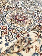 Perzisch tapijt fijn handgeknoopt Nain vloerkleed klassiek, Huis en Inrichting, Stoffering | Tapijten en Kleden, 200 cm of meer