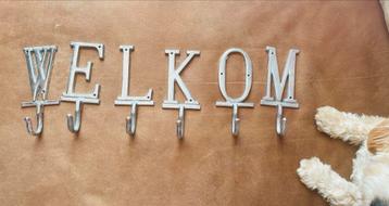 Decoratieve kapstok met losse letters – WELKOM beschikbaar voor biedingen