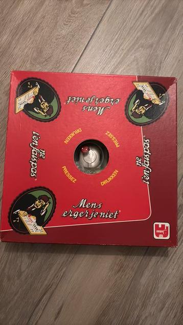 Te koop spel Mens erger je niet beschikbaar voor biedingen