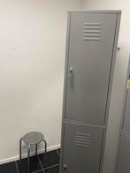 Locker 2 delen grijs. 37 cn breed, 40 diep en 190 cm hoogte, Huis en Inrichting, Kasten | Lockerkasten, Ophalen, Zo goed als nieuw