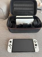 Nintendo switch OLED incl 2 games en accessoires, Ophalen of Verzenden, Zo goed als nieuw, Switch OLED