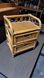 Rotan nachtkastje met 2 lades afm. 42x30x53 cm, Huis en Inrichting, Ophalen, Gebruikt, Overige materialen, Retro