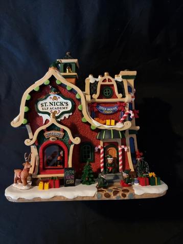 lemax St Nick's elf academy beschikbaar voor biedingen