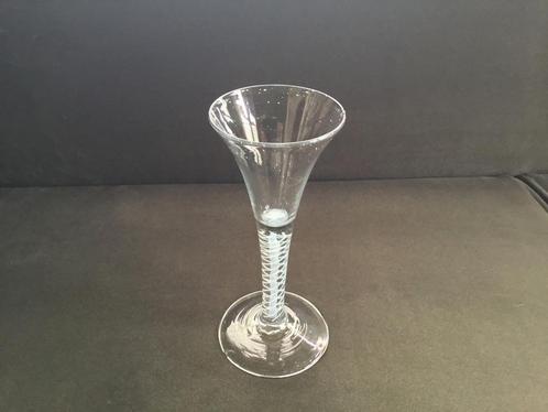 Prachtig Nederlands slingerglas +/- 1760 sodaglas, Antiek en Kunst, Antiek | Glas en Kristal, Verzenden