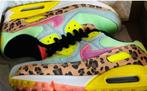 Nike Air Max 90 LX 'Illusion Green' Maat 39, Kleding | Dames, Schoenen, Ophalen of Verzenden, Zo goed als nieuw, Groen, Sneakers of Gympen
