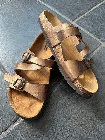 Zo goed als nieuwe slippers Human Nature maat 39 beschikbaar voor biedingen
