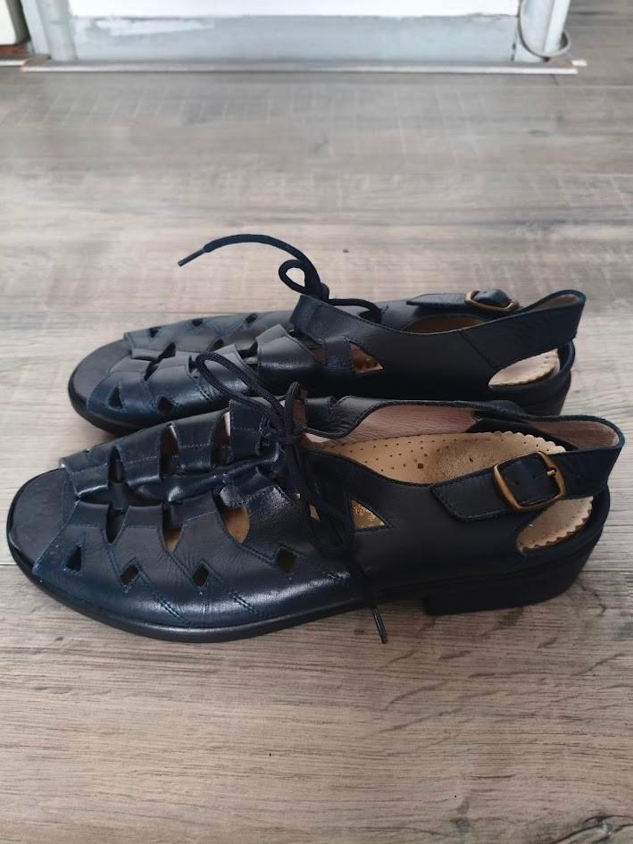 Helioform donkerblauwe leren dames instappers, Kleding | Dames, Schoenen, Gedragen, Instappers, Blauw, Ophalen of Verzenden