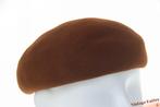 Vintage Dames pillbox hoed bruin vilt 56 gratis verzenden NL, Kleding | Dames, Hoeden en Petten, Ophalen of Verzenden, Gedragen