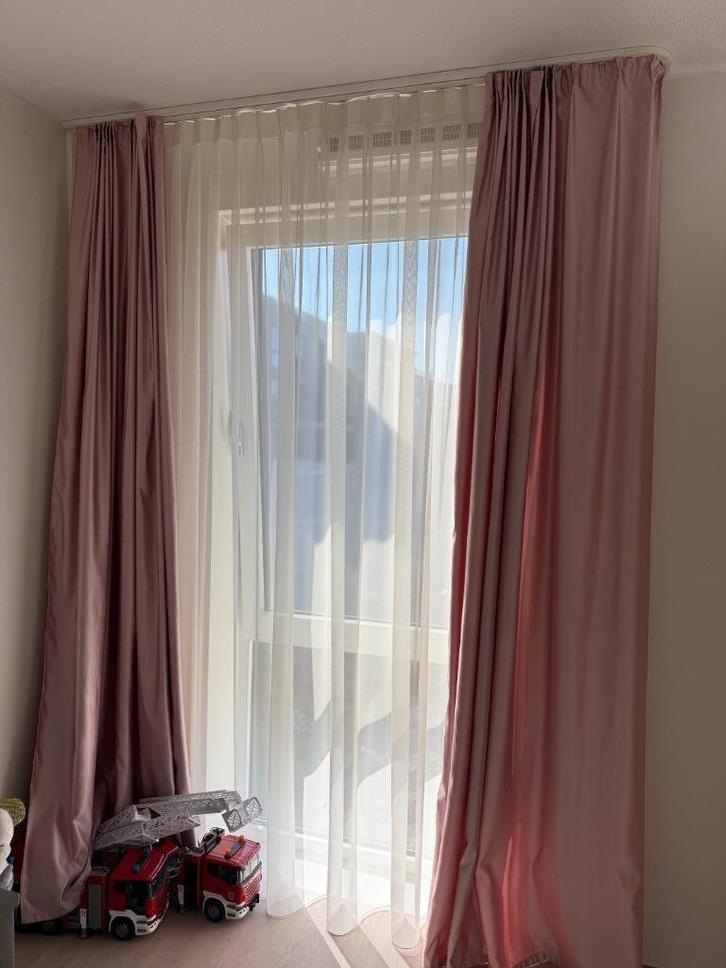 Gorgijnen Verduisterend (zijde), Huis en Inrichting, Stoffering | Gordijnen en Lamellen, Zo goed als nieuw, 200 cm of meer, 100 tot 150 cm