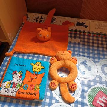 Dikkie Dik knuffeldoekje, stoffen boekje en rammelaar  beschikbaar voor biedingen