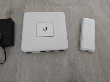 Ubiquiti unifi security gateway usg 3 met Unifi cloud key beschikbaar voor biedingen