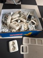 Divers schakelmateriaal Busch Jaeger creme kleurig, Hobby en Vrije tijd, Elektronica-componenten, Ophalen of Verzenden, Gebruikt