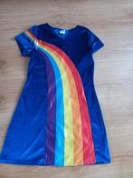 K3 regenboog jurkje 152 9 tot 11 jaar, Kinderen en Baby's, Carnavalskleding en Verkleedspullen, Ophalen of Verzenden, Zo goed als nieuw