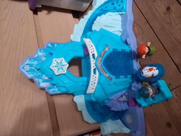 Frozen kasteel beschikbaar voor biedingen