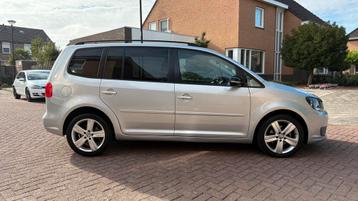 Volkswagen Touran 1.2 TSI 77KW BMT 2011 Grijs beschikbaar voor biedingen
