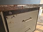 2x Gispen bureau's., Ophalen of Verzenden, Gebruikt, Patina.