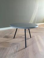 Bijzettafel SOROUND - Beton - Z.G.A.N., Huis en Inrichting, Tafels | Bijzettafels, Ophalen, Rond, 55 tot 75 cm, Zo goed als nieuw