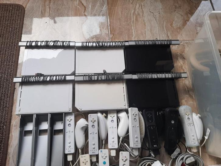 Wii Lot - Consoles,games  & Controllers, Spelcomputers en Games, Spelcomputers | Nintendo Wii, Gebruikt, Met 3 controllers of meer