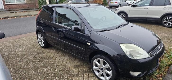 Ford Fiësta 1.3 8V 3DR 2005 Zwart, Auto's, Ford, Particulier, Fiësta, ABS, Airbags, Airconditioning, Boordcomputer, Centrale vergrendeling