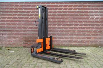 Stapelaar 1000kg 235cm. Gebruikt. beschikbaar voor biedingen