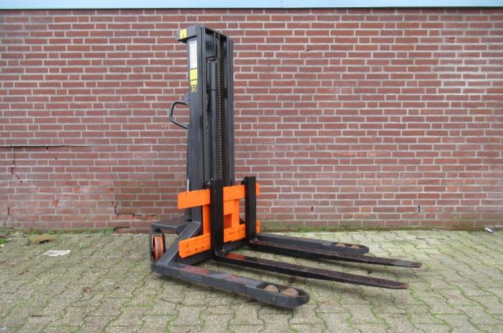 Stapelaar 1000kg 235cm. Gebruikt., Doe-het-zelf en Verbouw, Lieren en Takels, Zo goed als nieuw, Handmatig, Ophalen