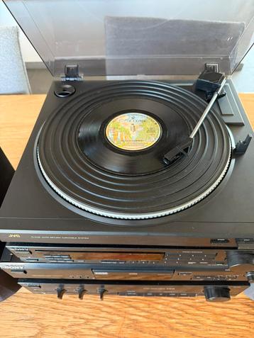 JVC PLATENSPELER-SONY VERSTERKER-FM/AM TUNER-CD SPELER-JVC B beschikbaar voor biedingen
