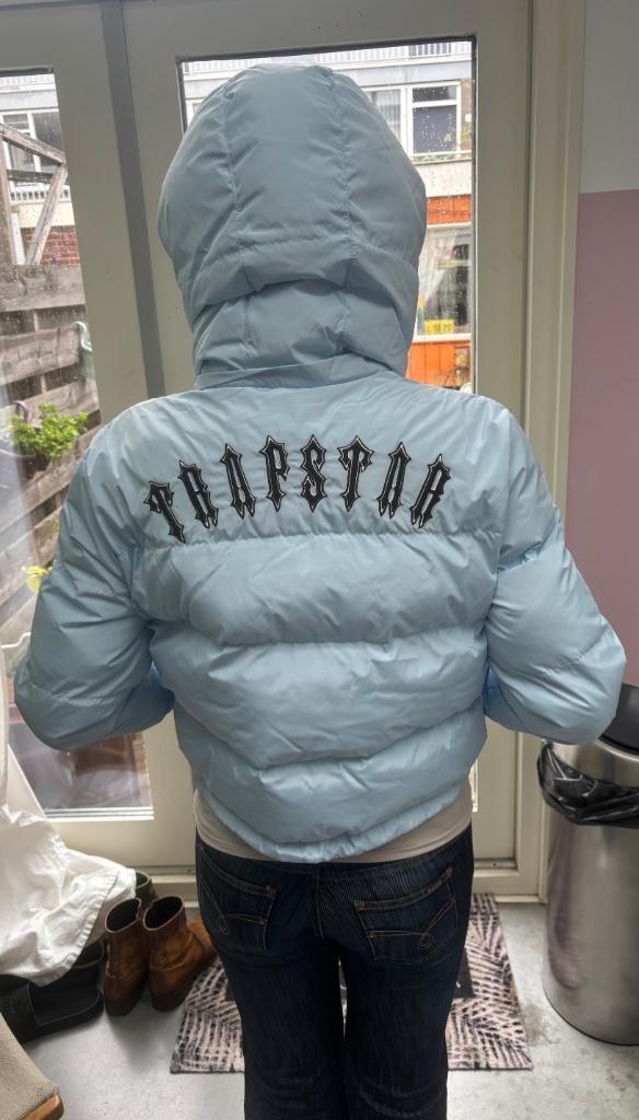 Trapstar puffer licht blauw crop vrouwen jas, Kleding | Heren, Jassen | Winter, Zo goed als nieuw, Maat 48/50 (M), Blauw, Ophalen of Verzenden
