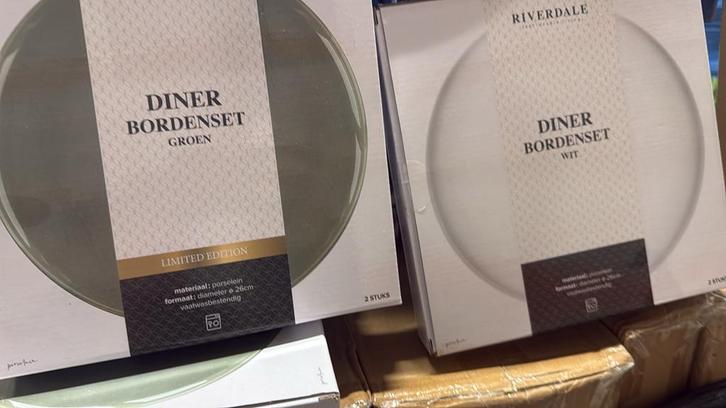 Partij Riverdale servies - Borden, kommen, mokken - 4 pallet, Huis en Inrichting, Keuken | Servies, Nieuw, Bord(en), Overige stijlen