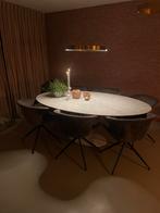Ovalen marmeren tafel naar ontwerp Saarinen, Ophalen, Kunststof, Nieuw, Vijf personen of meer