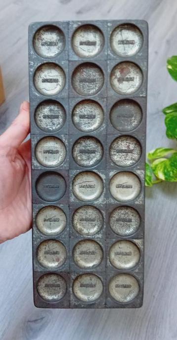 vintage VALENTYNchocolade mal voor chocolade pastilles ijzer beschikbaar voor biedingen