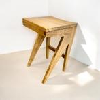 V-shape massief houten kruk (meerdere stuks), Ophalen