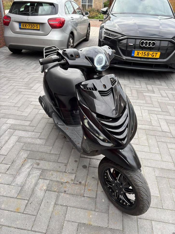 Piaggio zip SP 4T, Fietsen en Brommers, Scooters | Piaggio, Gebruikt, Zip, Maximaal 45 km/u, Benzine, Ophalen