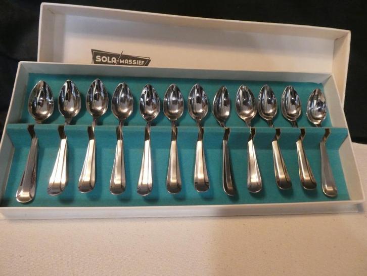 12 vintage likeurlepeltjes Sola Massief model 1400 in doos, Huis en Inrichting, Keuken | Bestek, Gebruikt, Bestekset, Rvs of Chroom