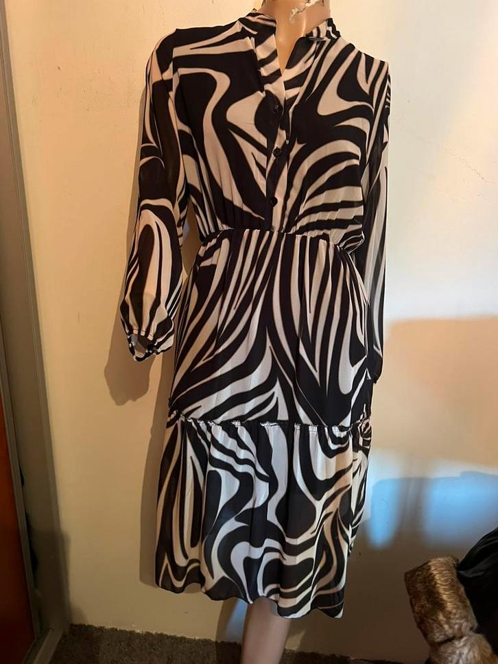 PESCARA jurk maat L ZGAN, Kleding | Dames, Jurken, Zo goed als nieuw, Maat 42/44 (L), Zwart, Knielengte, Ophalen of Verzenden